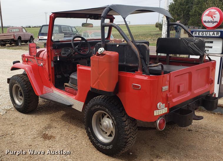 image for item DF3414 1971 Toyota Land Cruiser SUV