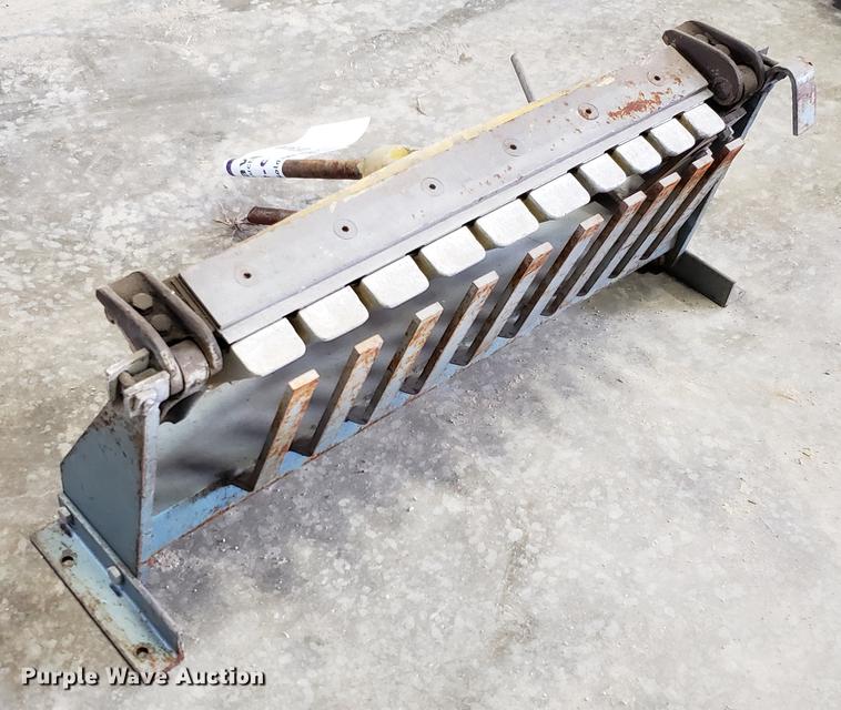 image for item DF3418 Cleat bender