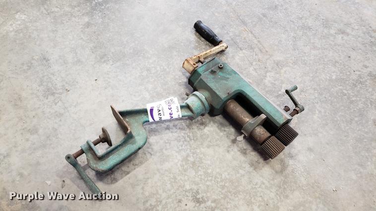 image for item DF3420 Duct work crimper