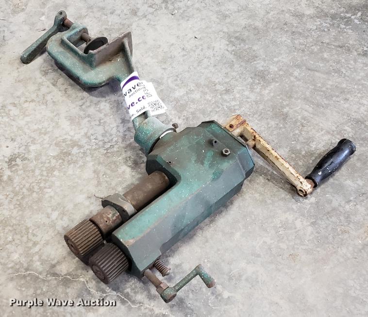 image for item DF3420 Duct work crimper