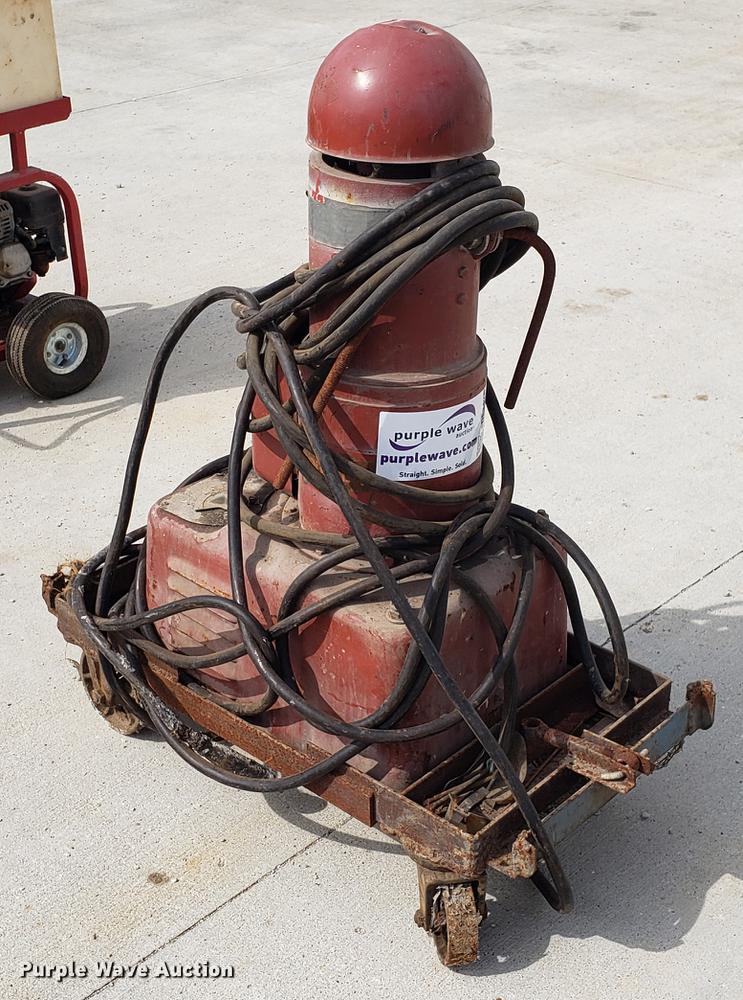 image for item DF3426 Lincoln welder