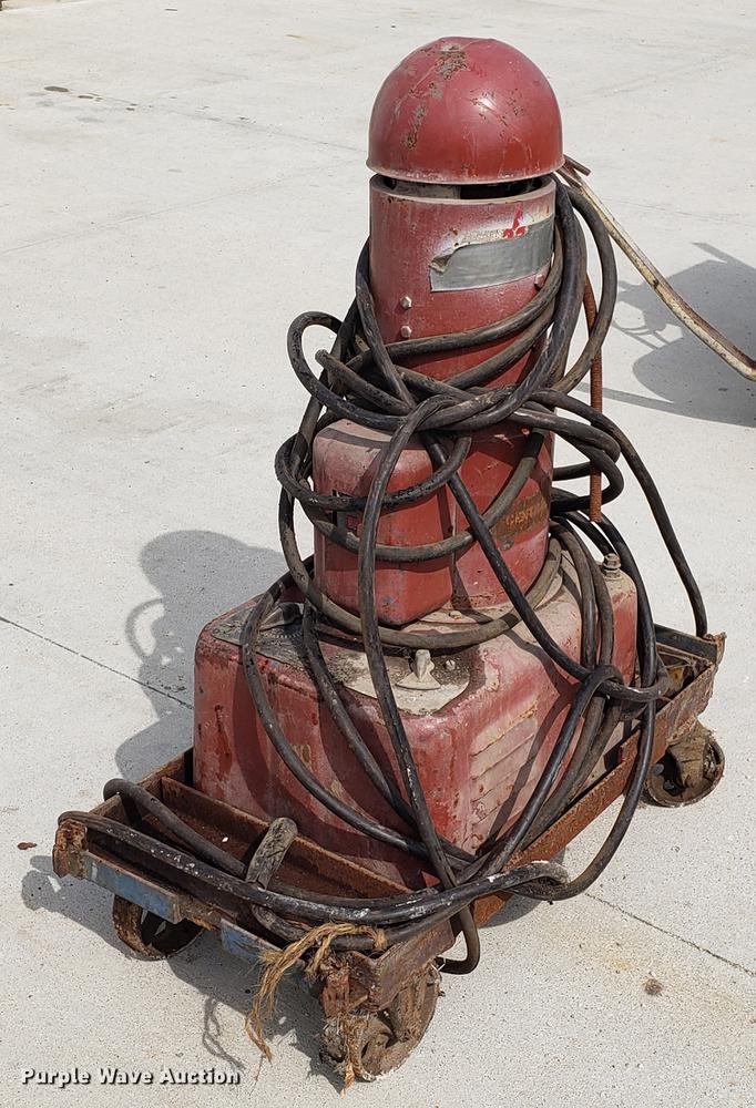 image for item DF3426 Lincoln welder