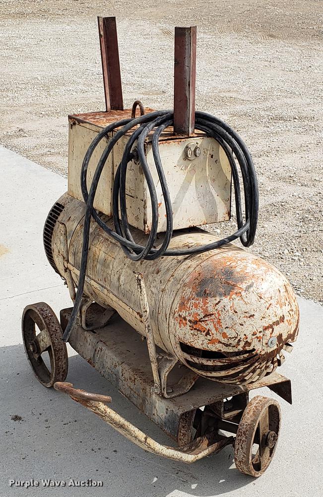 image for item DF3427 Lincoln welder