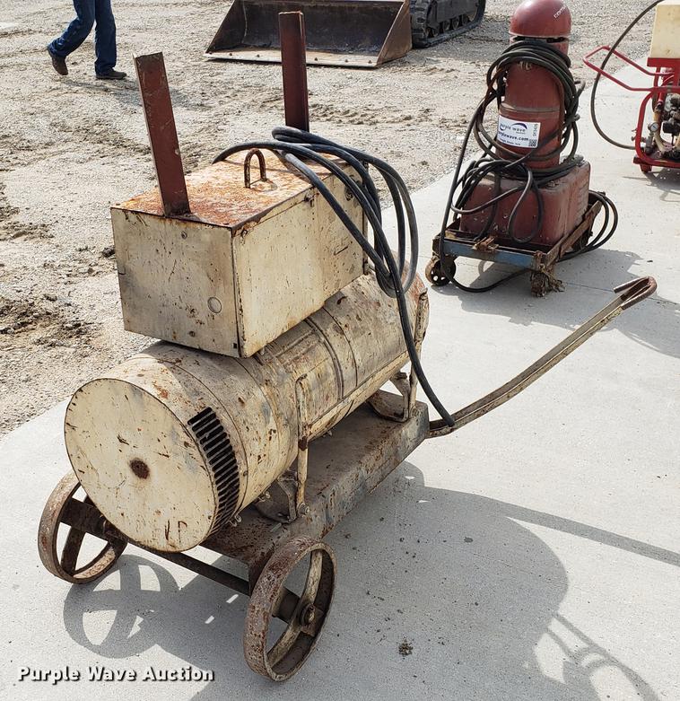 image for item DF3427 Lincoln welder