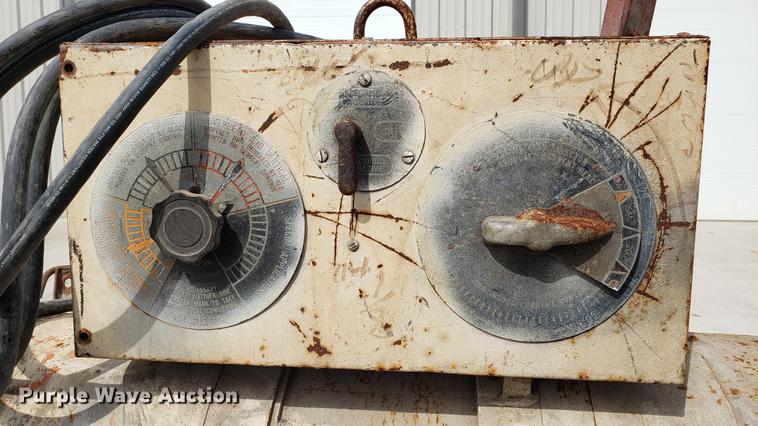 image for item DF3427 Lincoln welder