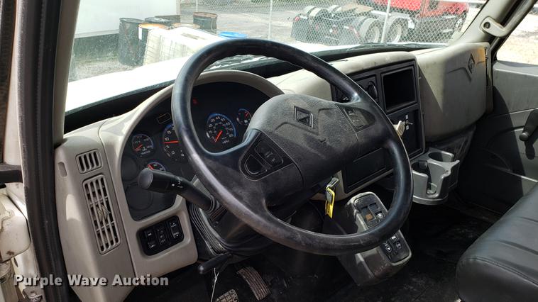 image for item DF3429 2012 International DuraStar 4300 box truck