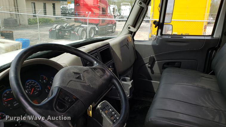 image for item DF3429 2012 International DuraStar 4300 box truck