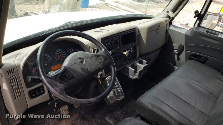 image for item DF3429 2012 International DuraStar 4300 box truck