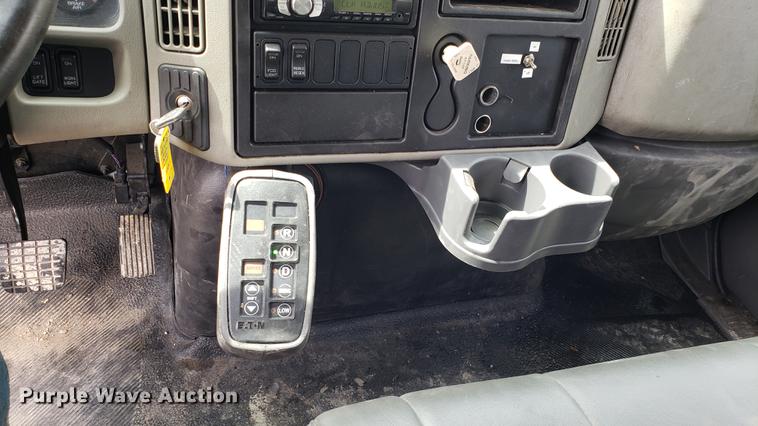 image for item DF3429 2012 International DuraStar 4300 box truck