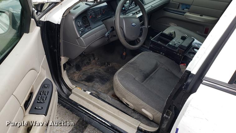 image for item DF3446 2007 Ford Crown Victoria Police Interceptor