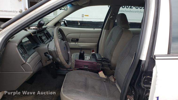 image for item DF3448 2006 Ford Crown Victoria Police Interceptor
