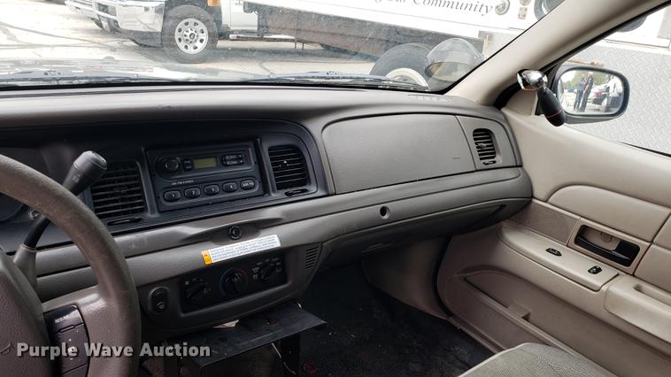 image for item DF3448 2006 Ford Crown Victoria Police Interceptor
