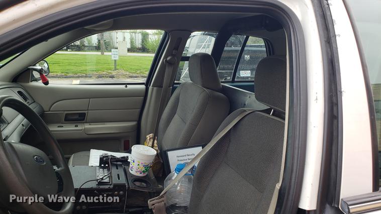 image for item DF3458 2007 Ford Crown Victoria Police Interceptor
