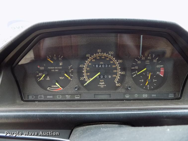 image for item DF4411 1989 Mercedes Benz 260E