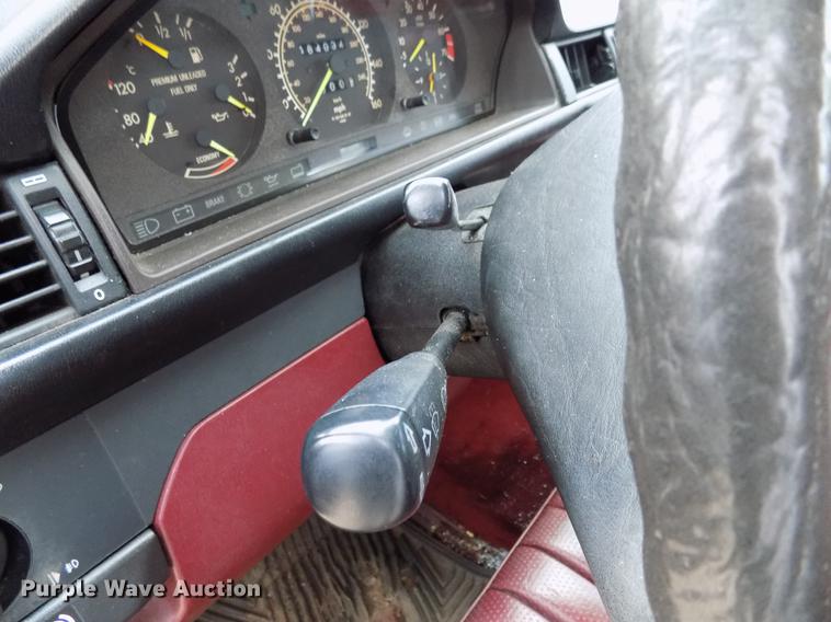 image for item DF4411 1989 Mercedes Benz 260E