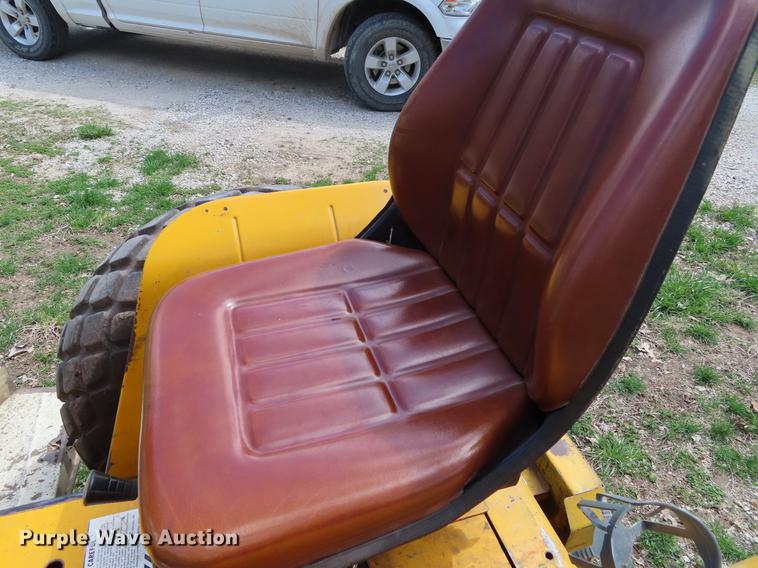 image for item DF7792 1972 International 154 Cub Lo-Boy tractor with mower