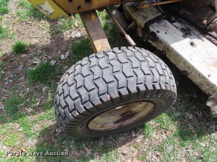 image for item DF7792 1972 International 154 Cub Lo-Boy tractor with mower