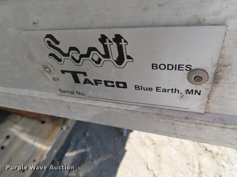 image for item DF7807 2005 Ford F250 Super Duty flatbed pickup truck