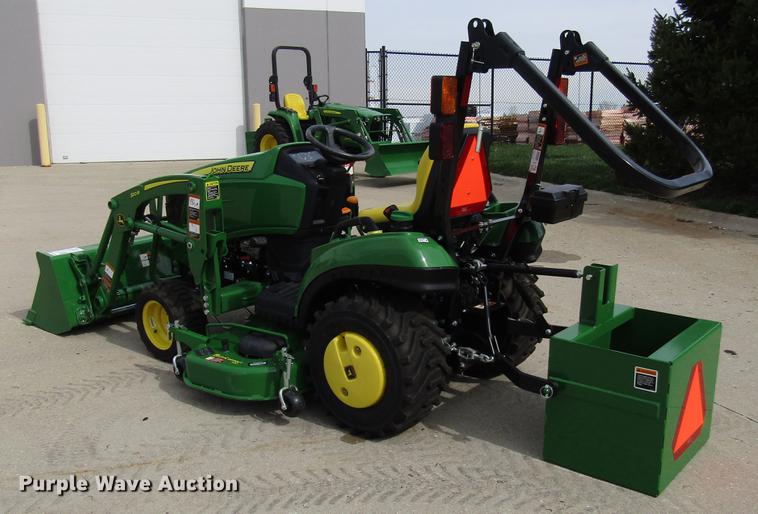 image for item DF7942 2018 John Deere 1023E MFWD tractor