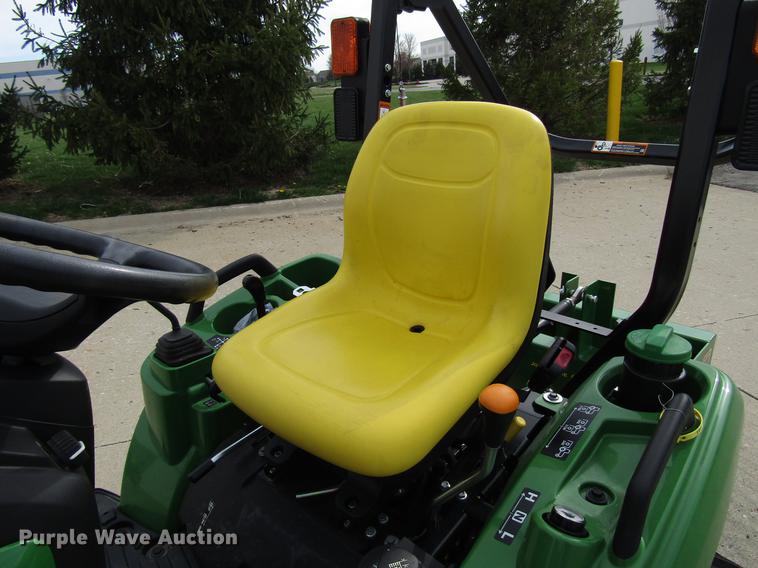 image for item DF7942 2018 John Deere 1023E MFWD tractor