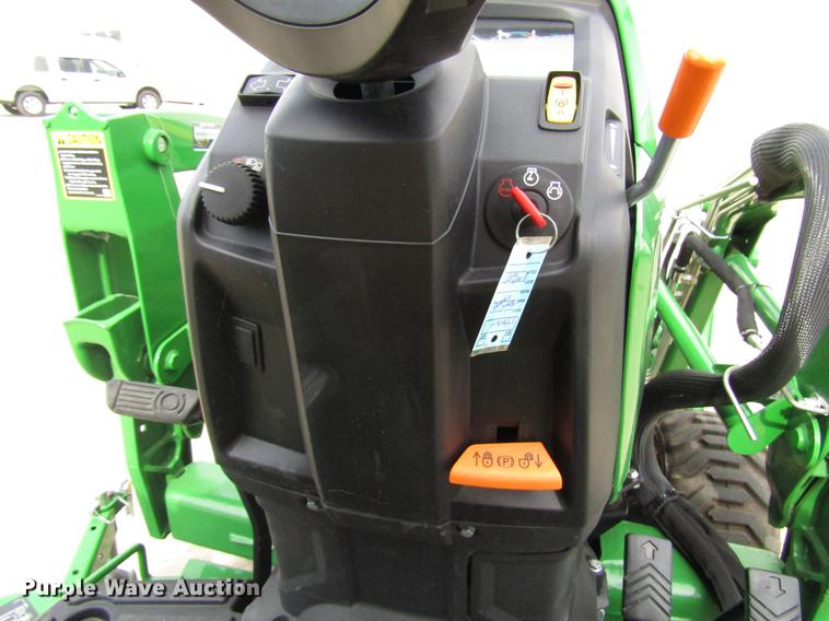 image for item DF7942 2018 John Deere 1023E MFWD tractor