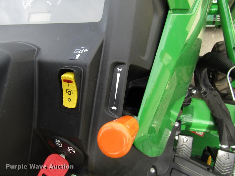 image for item DF7942 2018 John Deere 1023E MFWD tractor
