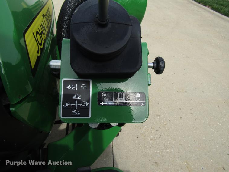 image for item DF7943 2017 John Deere 3025E MFWD tractor