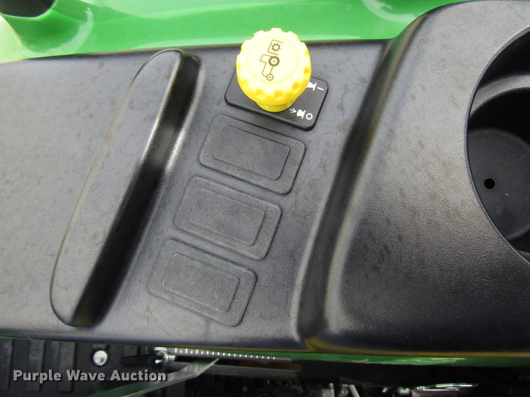 image for item DF7943 2017 John Deere 3025E MFWD tractor