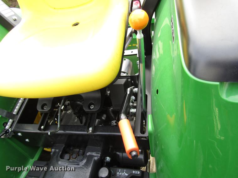 image for item DF7943 2017 John Deere 3025E MFWD tractor