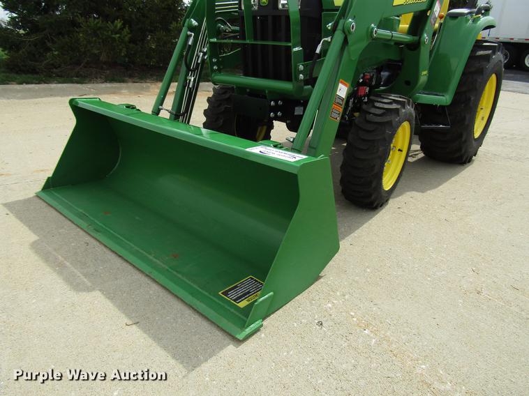 image for item DF7943 2017 John Deere 3025E MFWD tractor