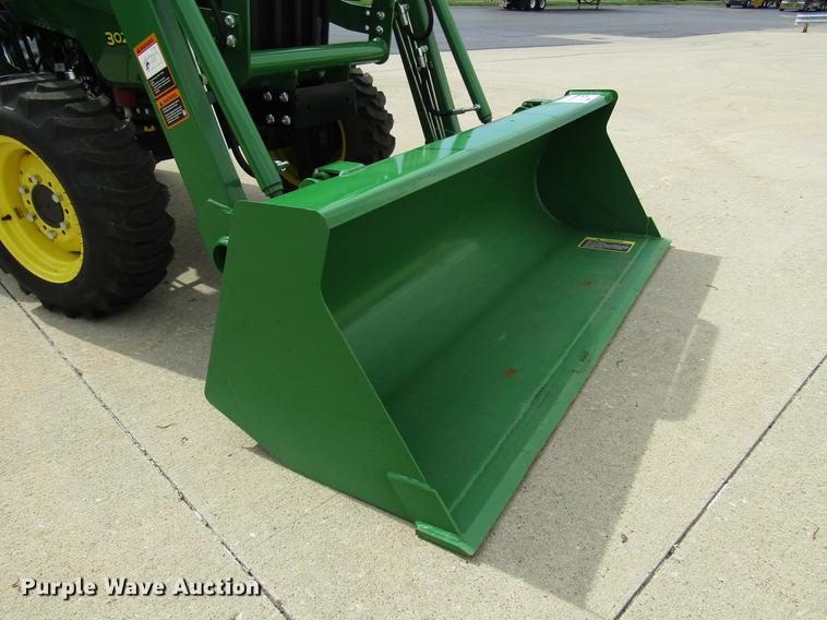 image for item DF7943 2017 John Deere 3025E MFWD tractor