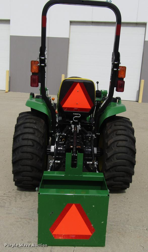 image for item DF7943 2017 John Deere 3025E MFWD tractor