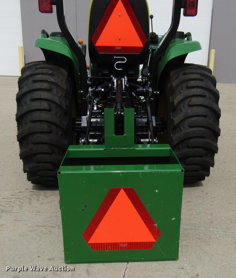 image for item DF7943 2017 John Deere 3025E MFWD tractor