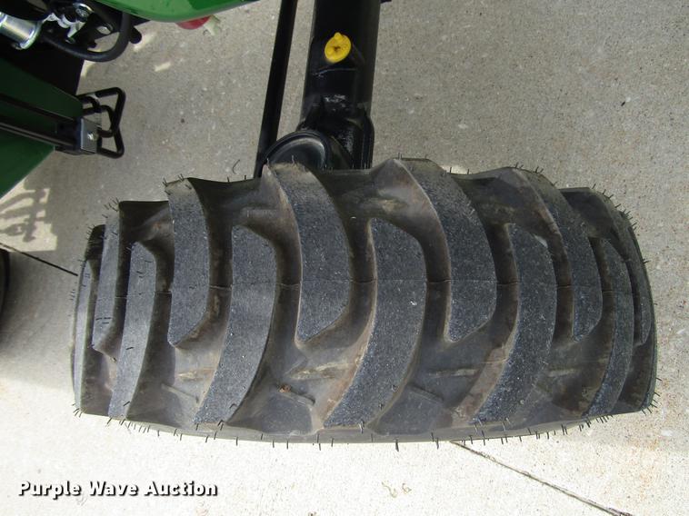 image for item DF7943 2017 John Deere 3025E MFWD tractor