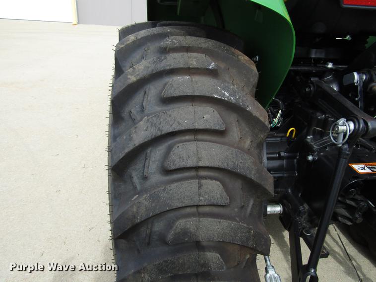 image for item DF7943 2017 John Deere 3025E MFWD tractor