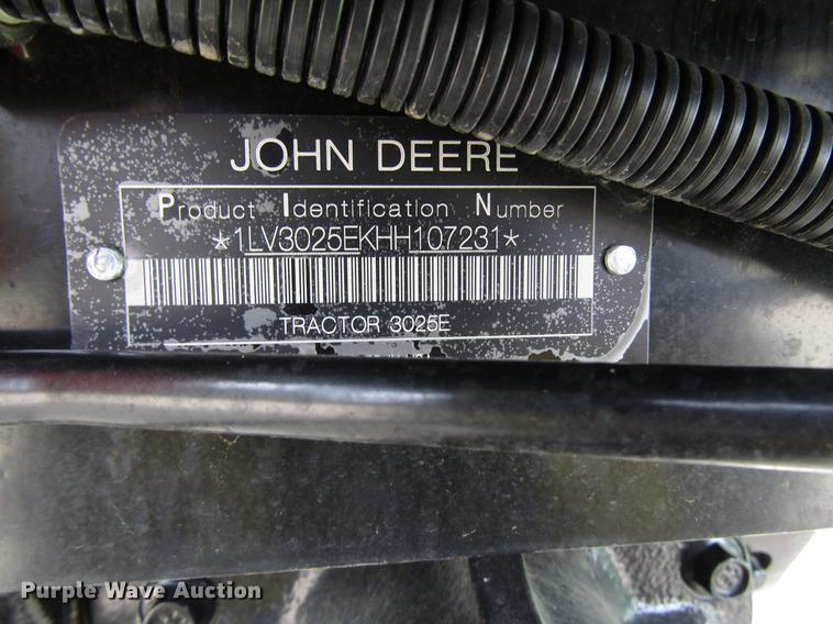 image for item DF7943 2017 John Deere 3025E MFWD tractor