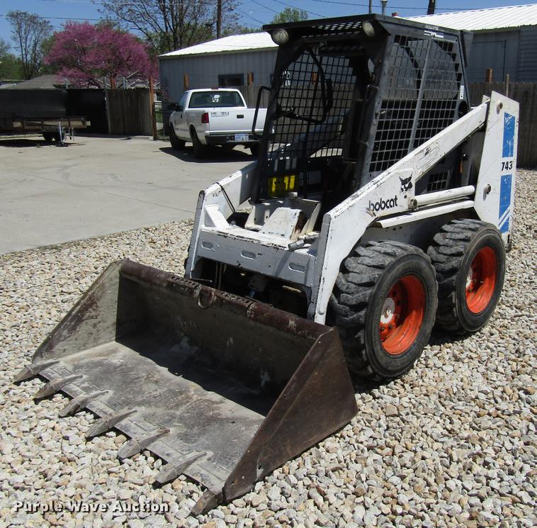 image for item DF7995 Bobcat 743 skid steer