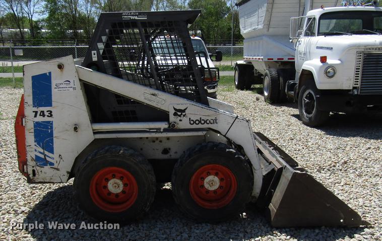 image for item DF7995 Bobcat 743 skid steer