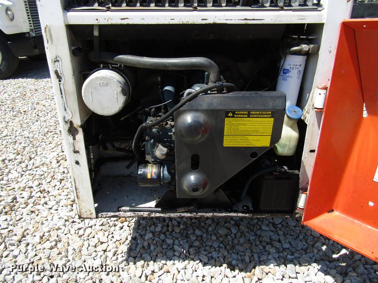 image for item DF7995 Bobcat 743 skid steer