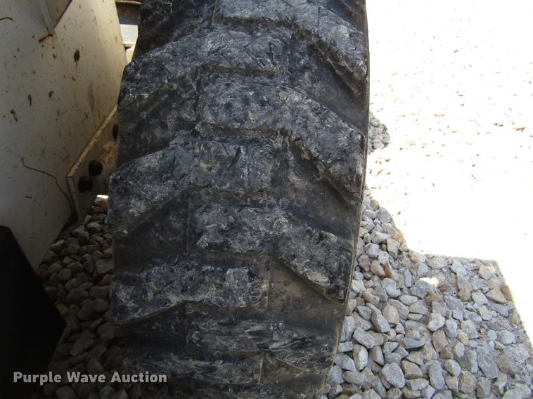 image for item DF7995 Bobcat 743 skid steer