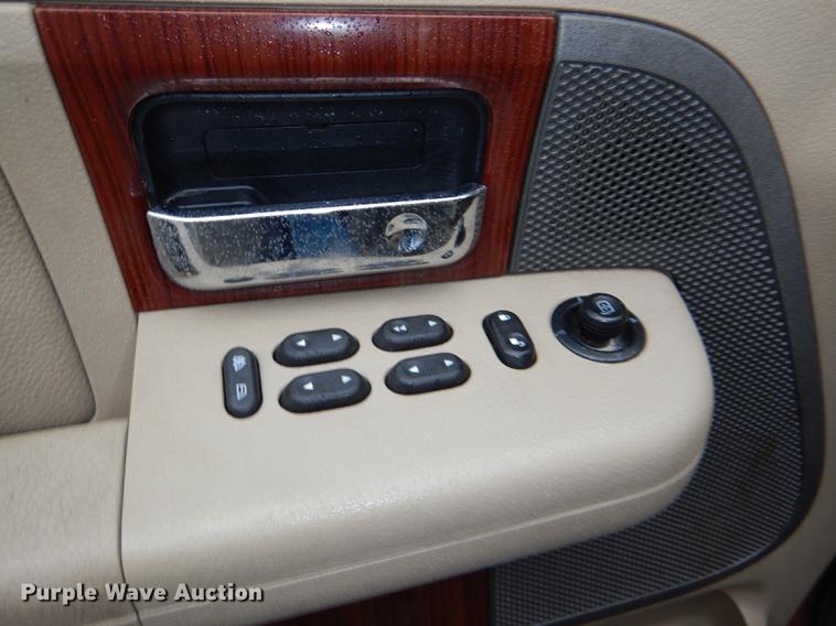 image for item DG0919 2005 Ford F150 Lariat SuperCrew pickup truck