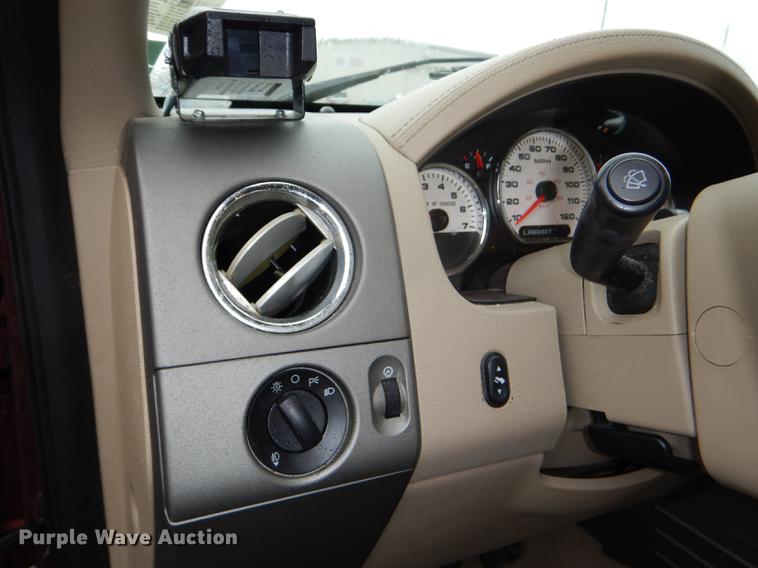 image for item DG0919 2005 Ford F150 Lariat SuperCrew pickup truck