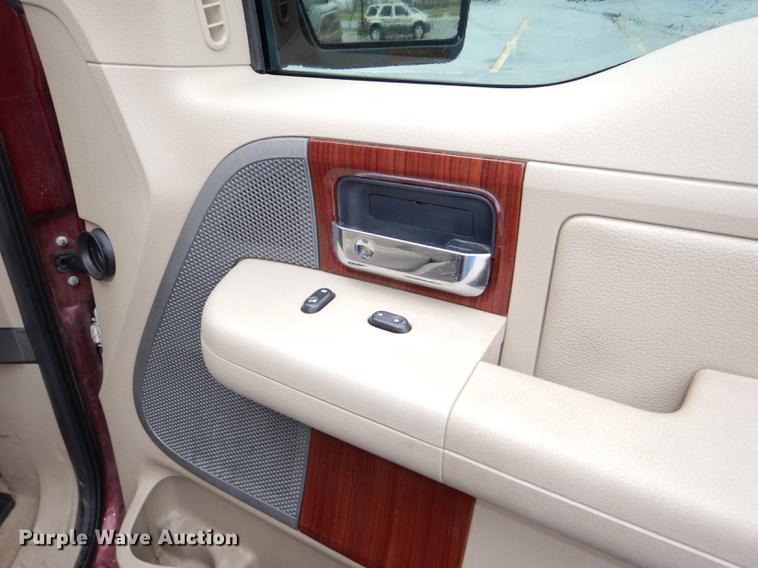 image for item DG0919 2005 Ford F150 Lariat SuperCrew pickup truck