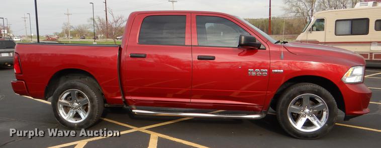 image for item DG0986 2013 Dodge Ram 1500 Crew Cab pickup truck