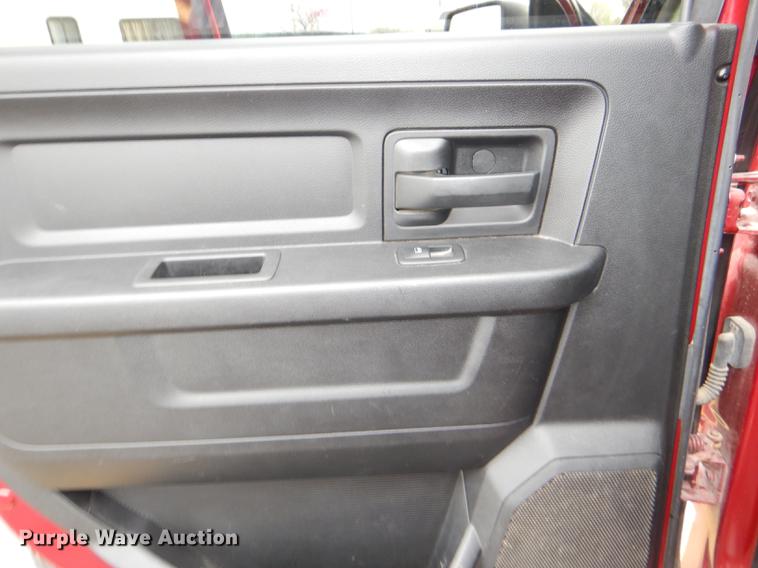 image for item DG0986 2013 Dodge Ram 1500 Crew Cab pickup truck