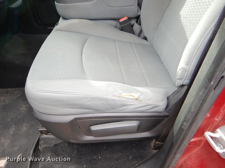 image for item DG0986 2013 Dodge Ram 1500 Crew Cab pickup truck