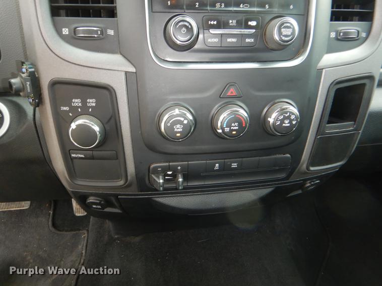 image for item DG0986 2013 Dodge Ram 1500 Crew Cab pickup truck