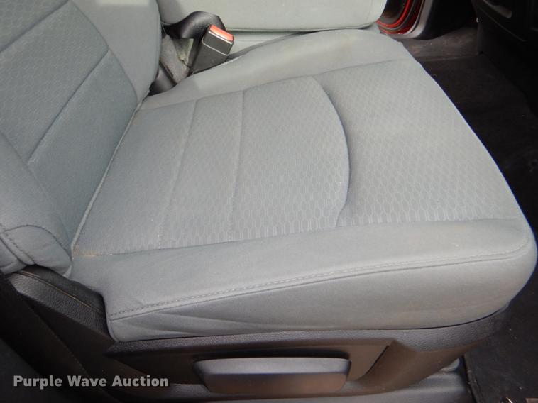 image for item DG0986 2013 Dodge Ram 1500 Crew Cab pickup truck