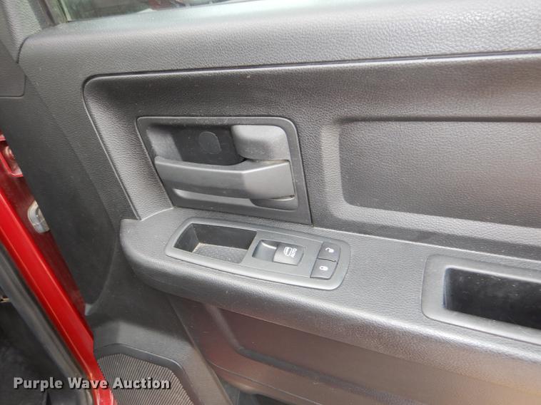 image for item DG0986 2013 Dodge Ram 1500 Crew Cab pickup truck