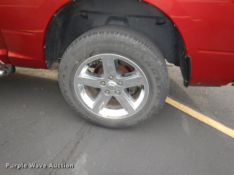 image for item DG0986 2013 Dodge Ram 1500 Crew Cab pickup truck